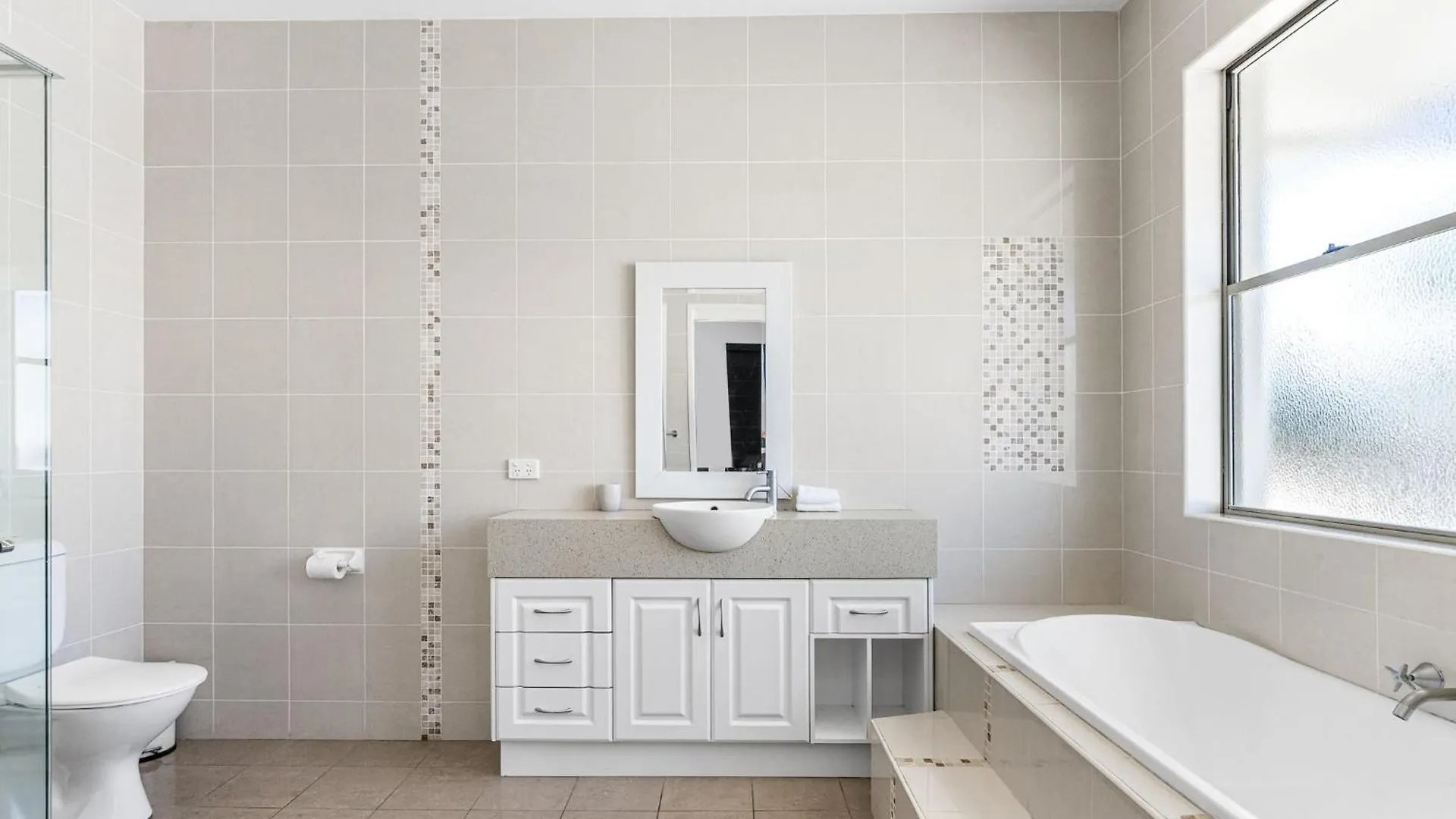Byron Bay Accom Unit 5 1 Marvel Street, Byron Bay - Absolute Marvel 0*,  Avustralya