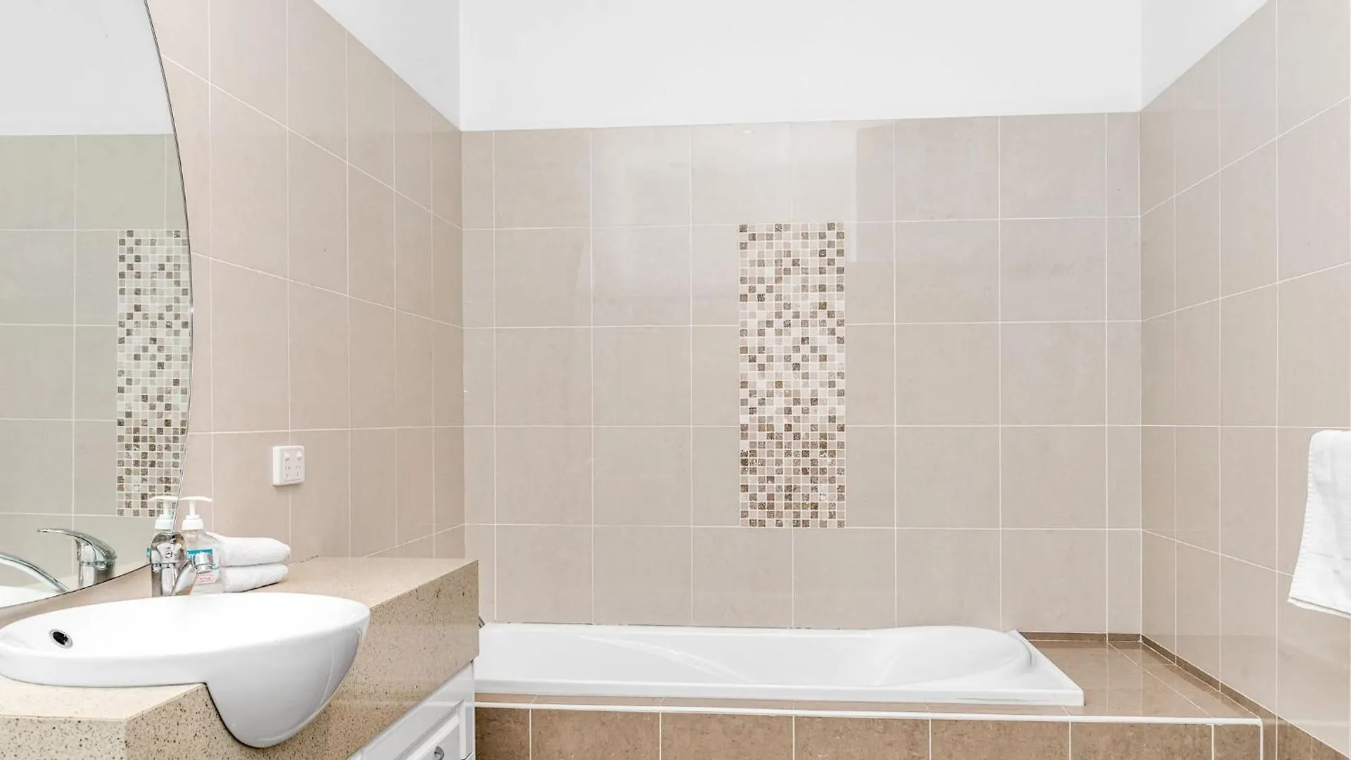 Byron Bay Accom Unit 5 1 Marvel Street, Byron Bay - Absolute Marvel Daire